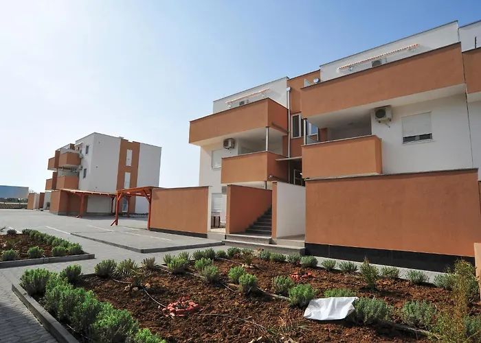 In With Swimming Pool דירה *