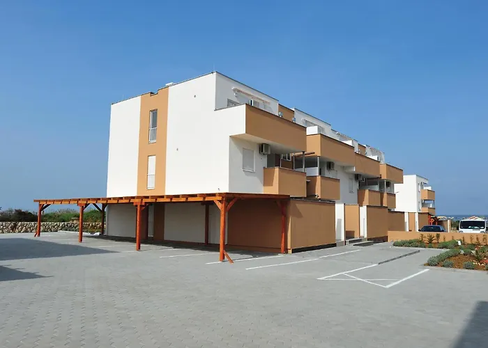 In With Swimming Pool